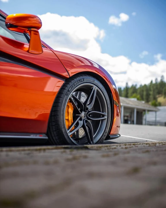 2016 McLaren 570S - Image 4 of 16