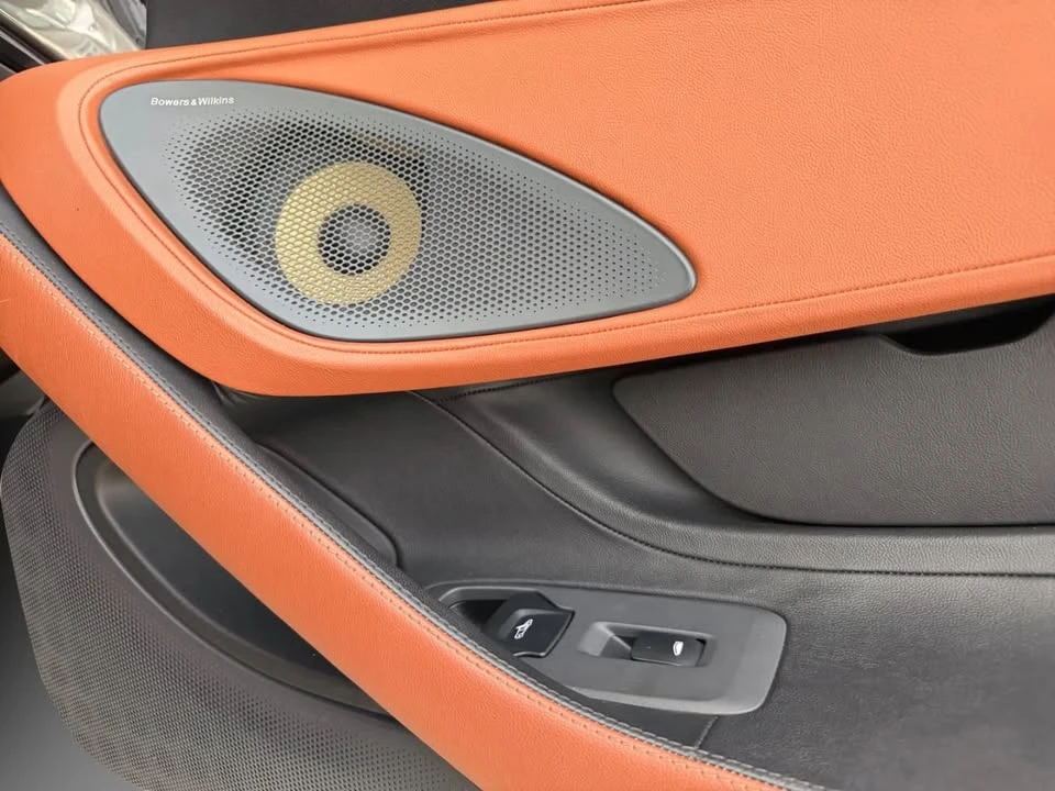 2016 McLaren 570S - Image 8 of 12