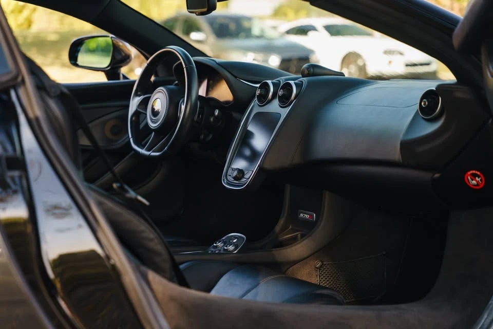 2016 McLaren 570S - Image 19 of 20
