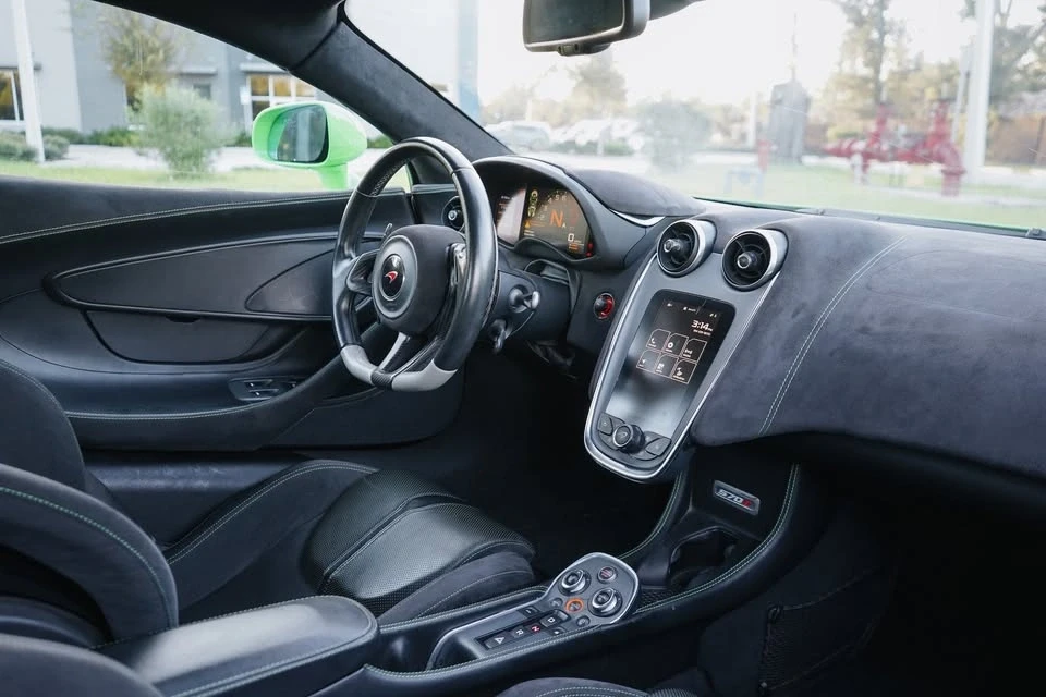 2016 McLaren 570S - Image 9 of 12