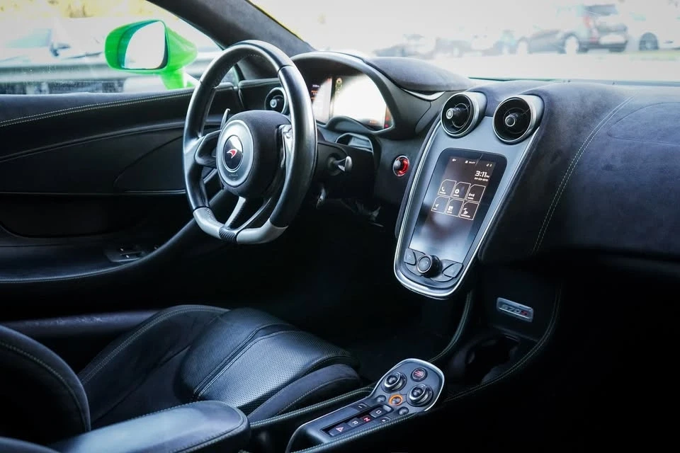 2016 McLaren 570S - Image 12 of 16