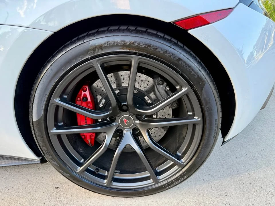 2016 McLaren 570S - Image 8 of 19