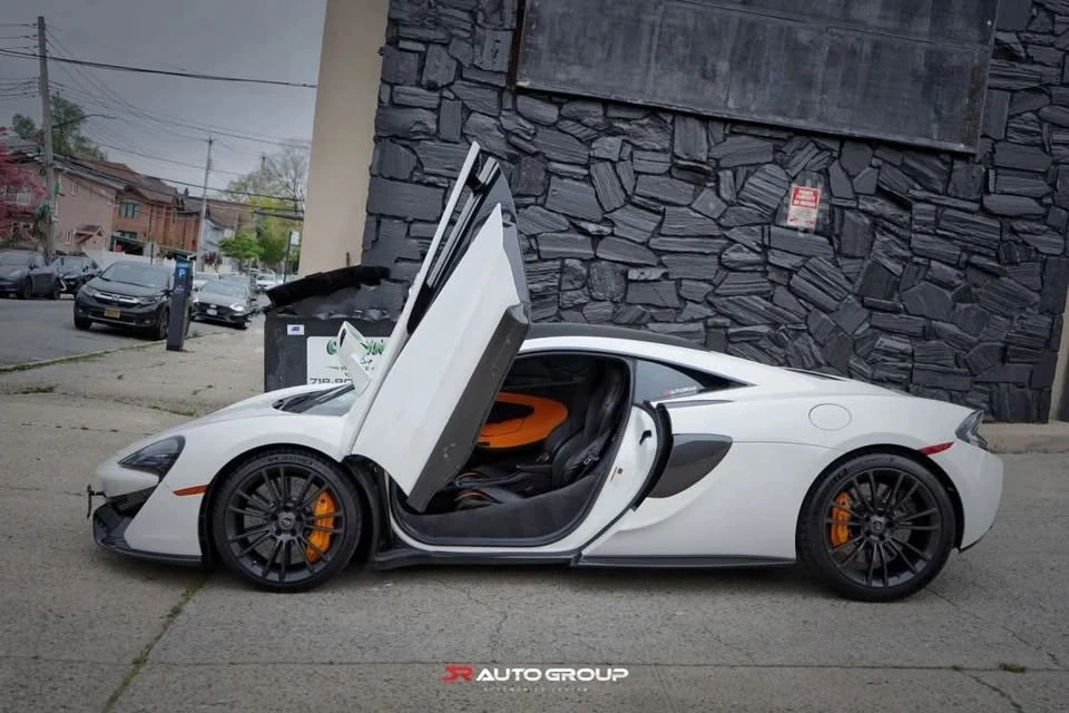 2016 McLaren 570S - Image 2 of 12