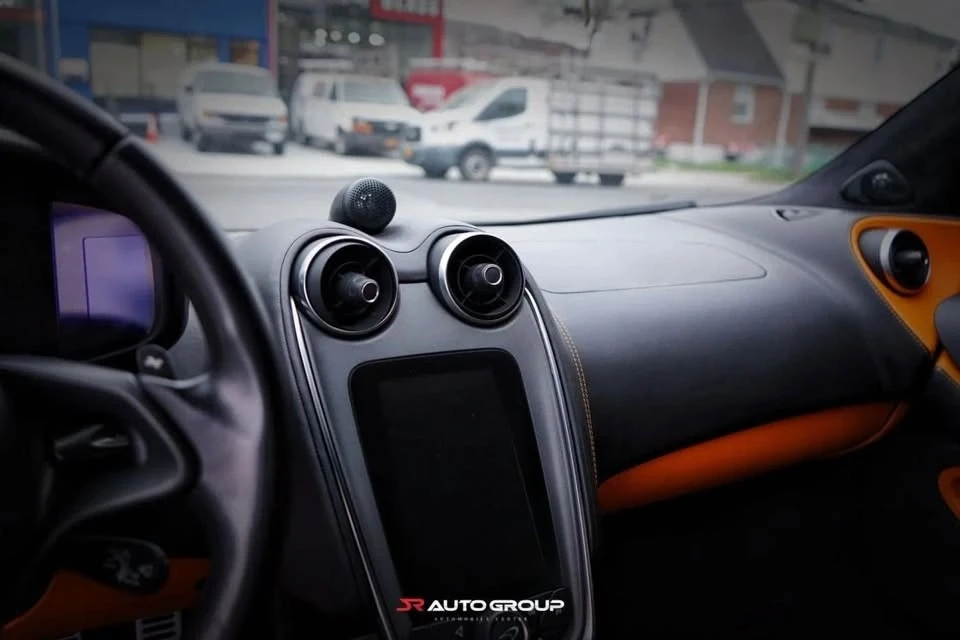 2016 McLaren 570S - Image 8 of 12
