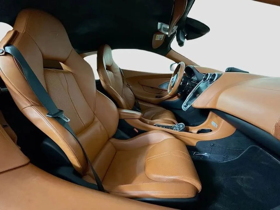 2016 McLaren 570S - Image 8 of 14