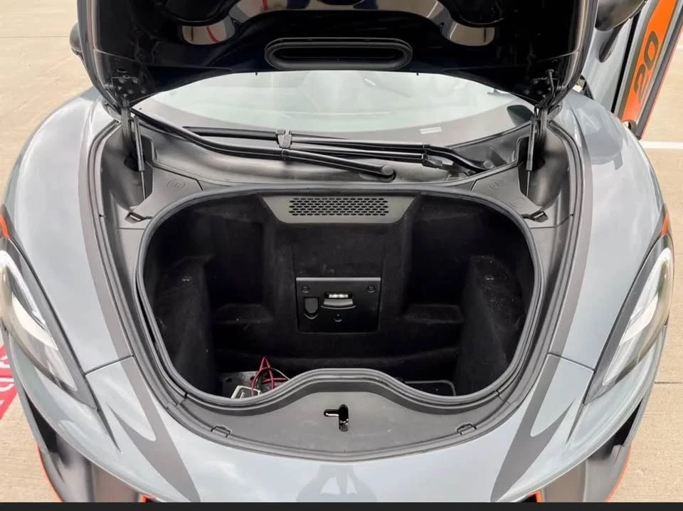 2016 McLaren 570S - Image 8 of 16