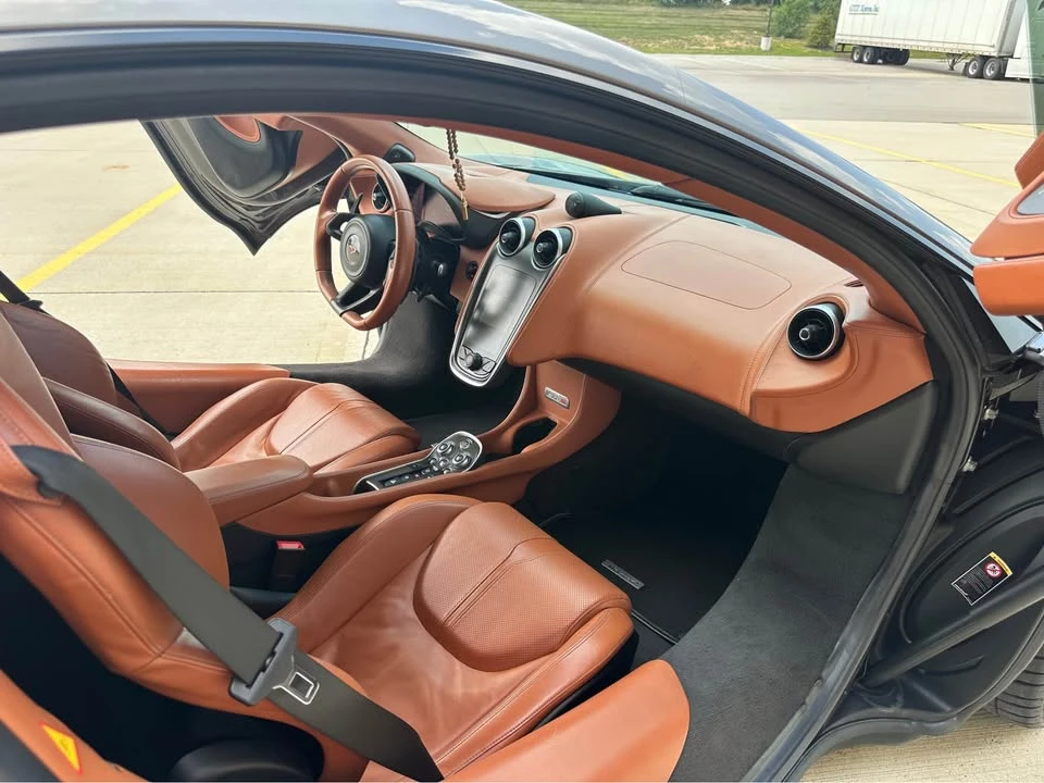 2016 McLaren 570S - Image 14 of 19
