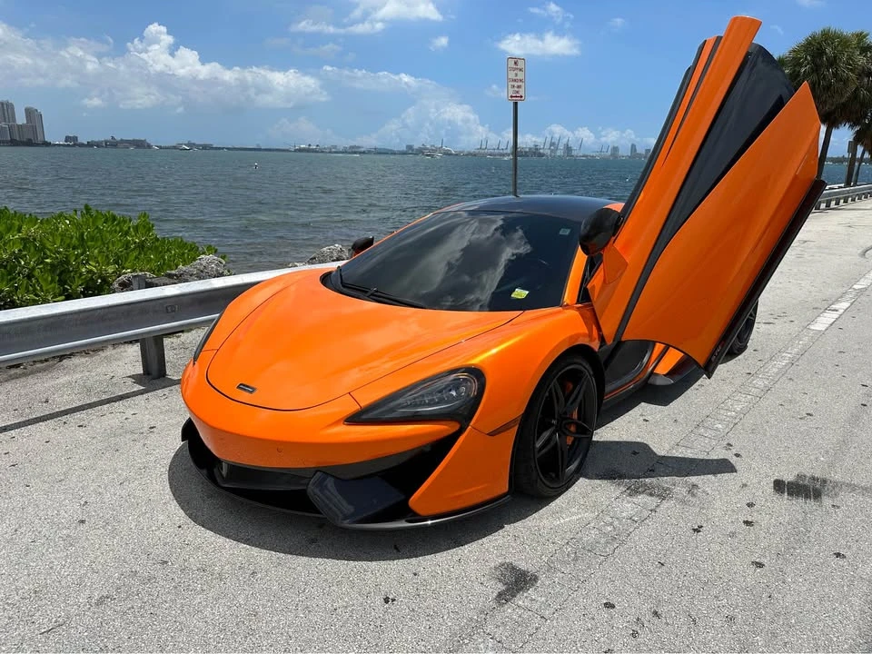 2016 McLaren 570S - Image 8 of 11