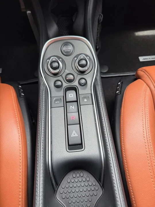 2016 McLaren 570S - Image 7 of 8