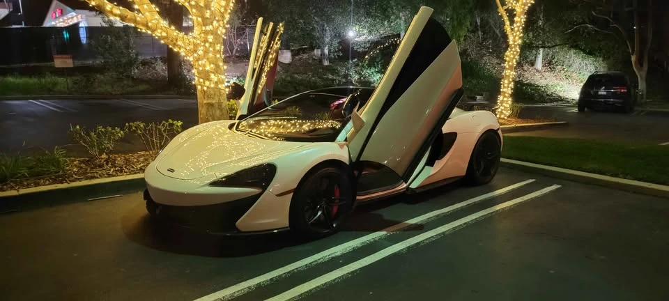 2016 McLaren 570S - Image 2 of 7