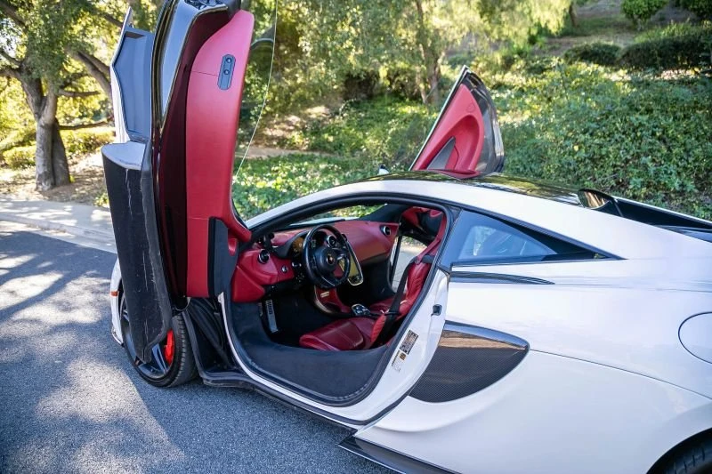 2016 McLaren 570S - Image 19 of 20