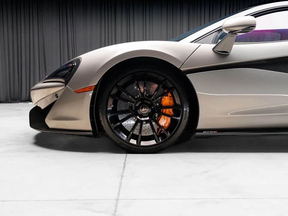 2016 McLaren 570S - Image 2 of 17
