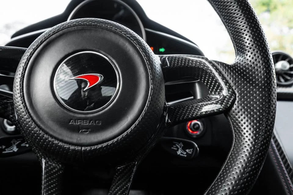 2016 McLaren 650S - Image 11 of 17