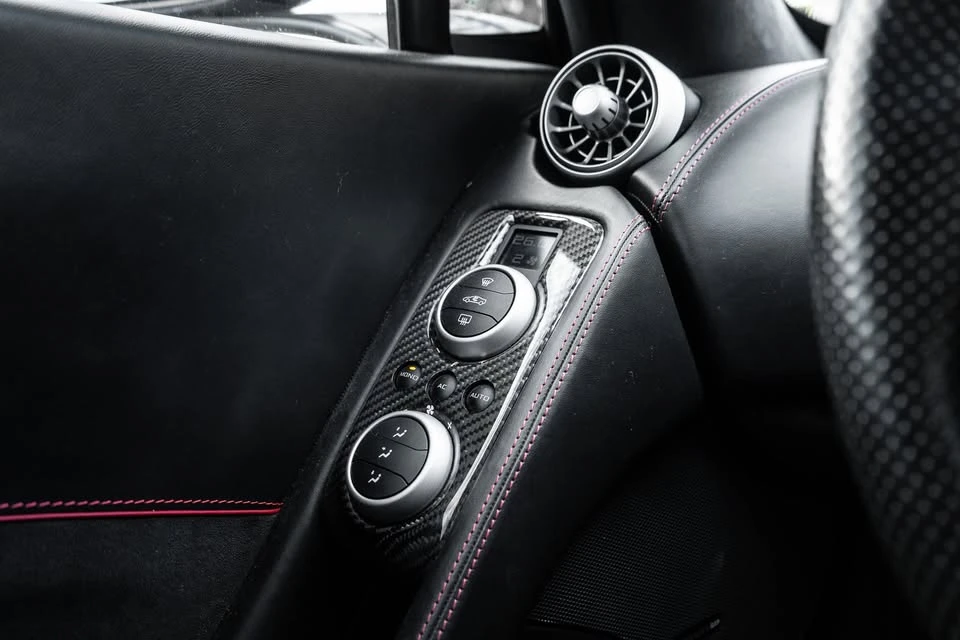 2016 McLaren 650S Spider - Image 18 of 19
