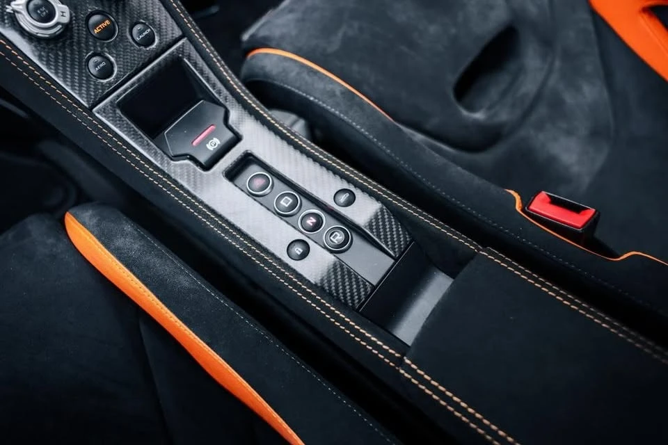 2016 McLaren 675LT - Image 14 of 18