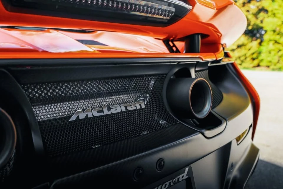 2016 McLaren 675LT - Image 18 of 18