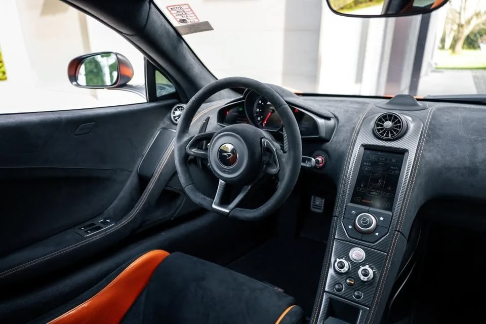 2016 McLaren 675LT - Image 15 of 18