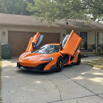 2016 McLaren 675LT