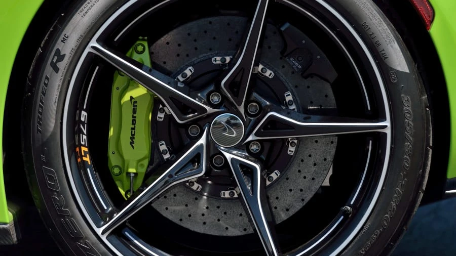 2016 McLaren 675LT Spider - Image 15 of 20