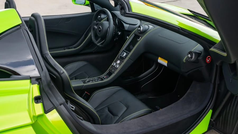 2016 McLaren 675LT Spider - Image 5 of 20