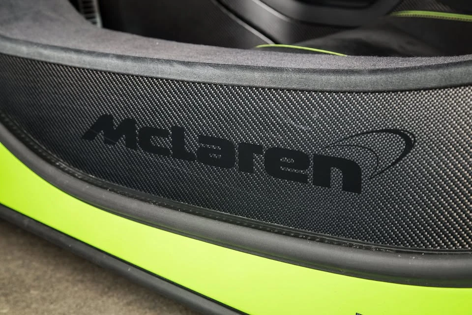2016 McLaren 675LT Spider - Image 14 of 20