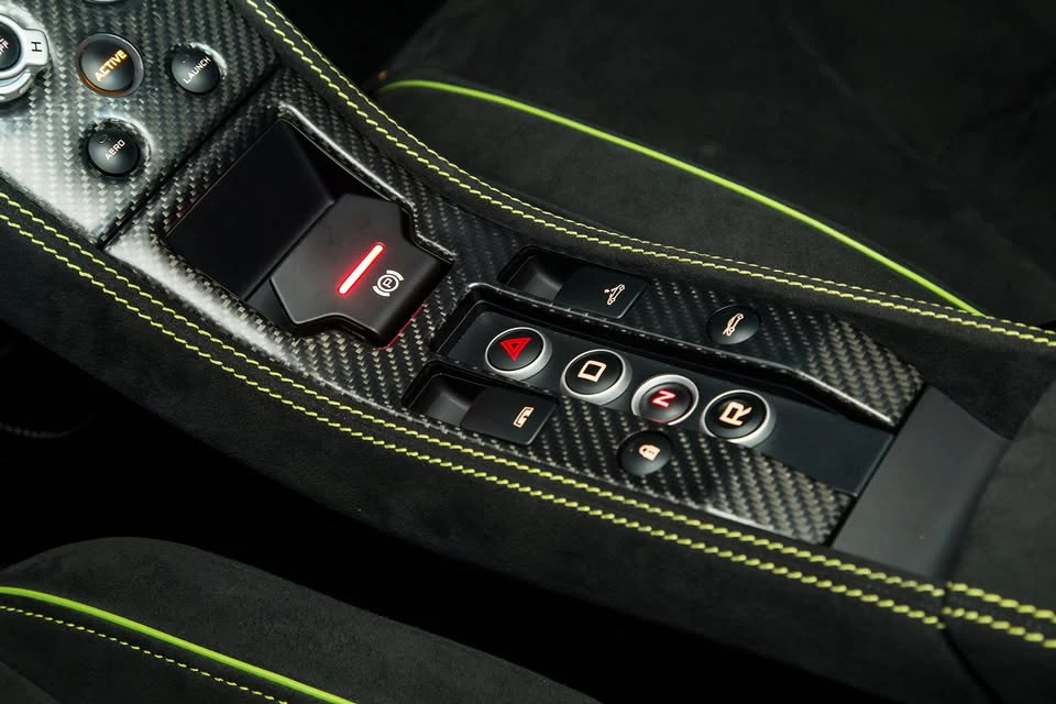 2016 McLaren 675LT Spider - Image 11 of 20