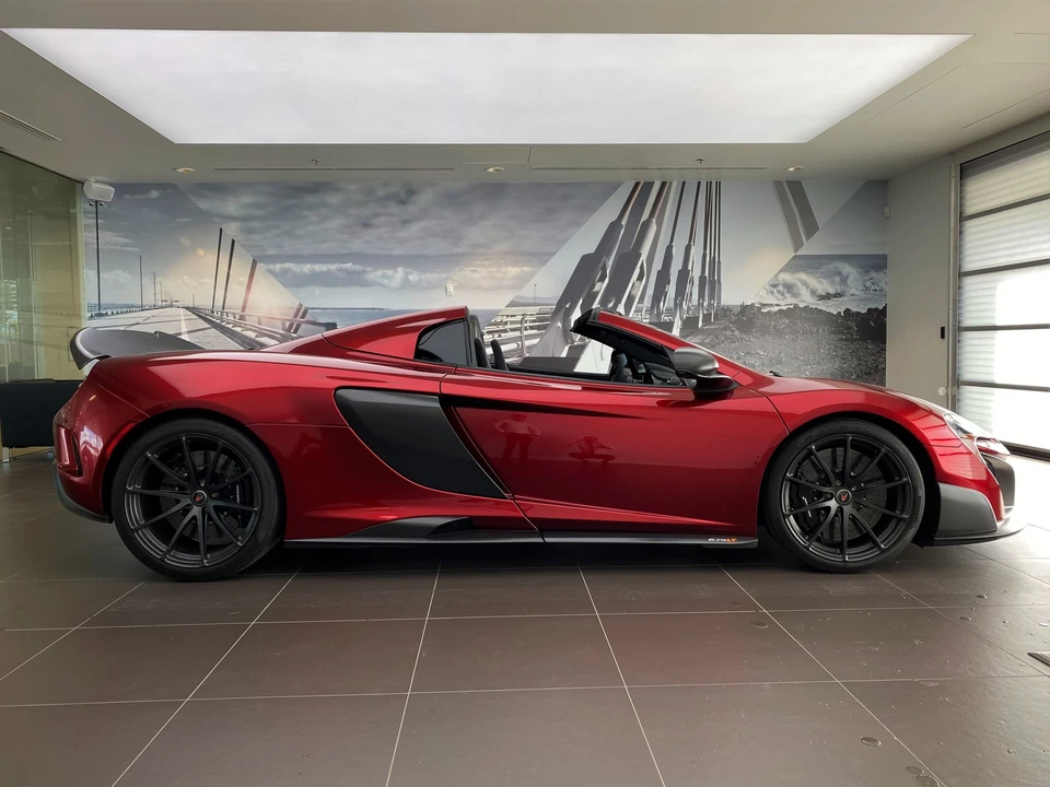 2016 McLaren 675LT Spider - Image 9 of 11