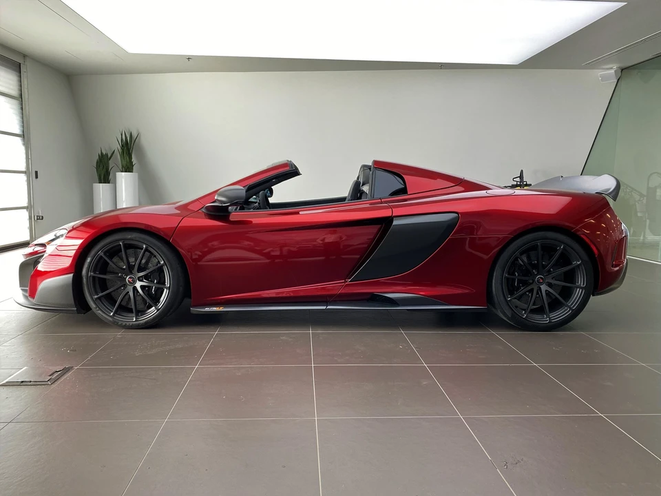 2016 McLaren 675LT Spider - Image 10 of 11