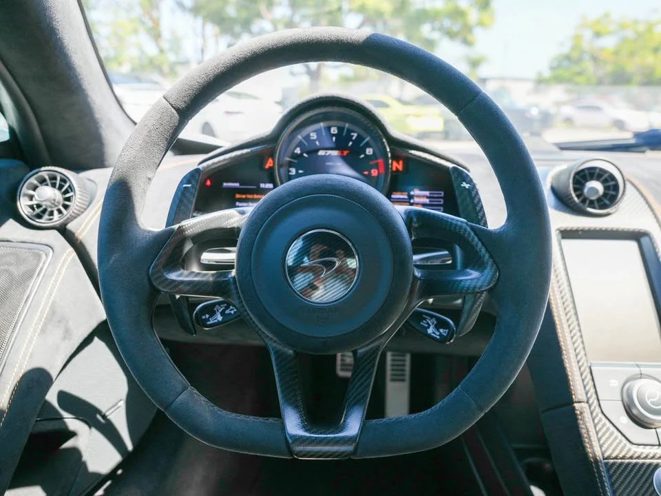 2016 McLaren 675LT - Image 11 of 18