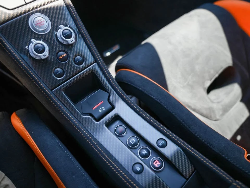 2016 McLaren 675LT - Image 8 of 18