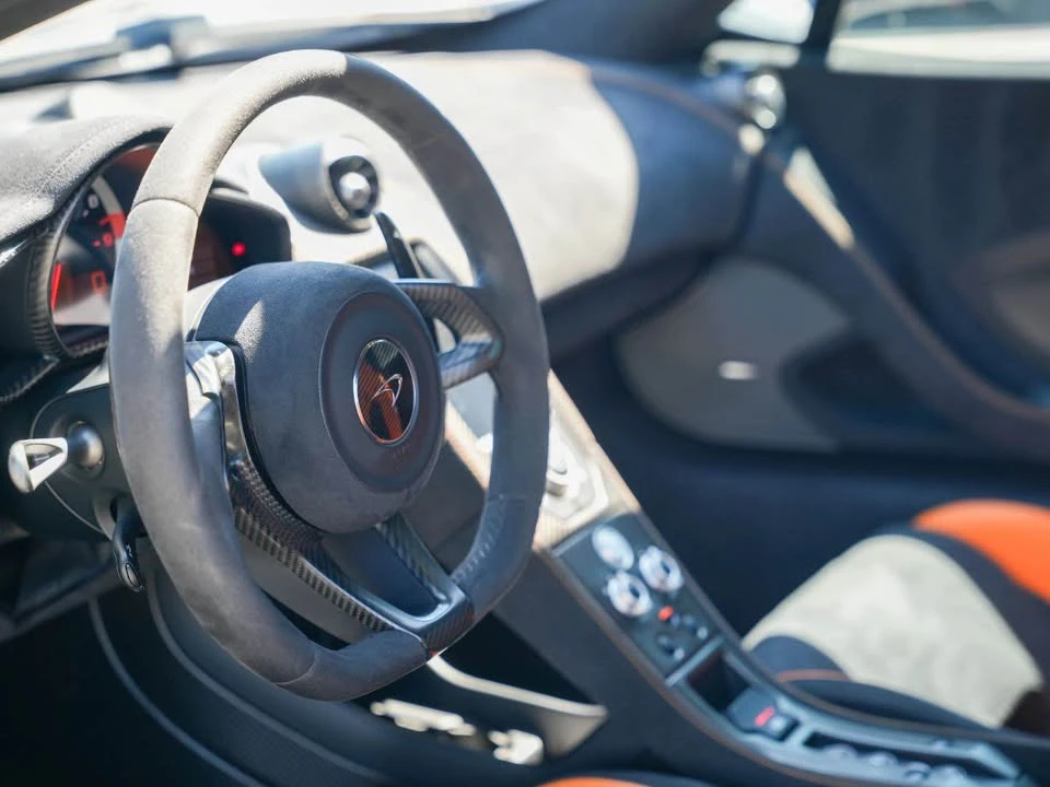 2016 McLaren 675LT - Image 9 of 18
