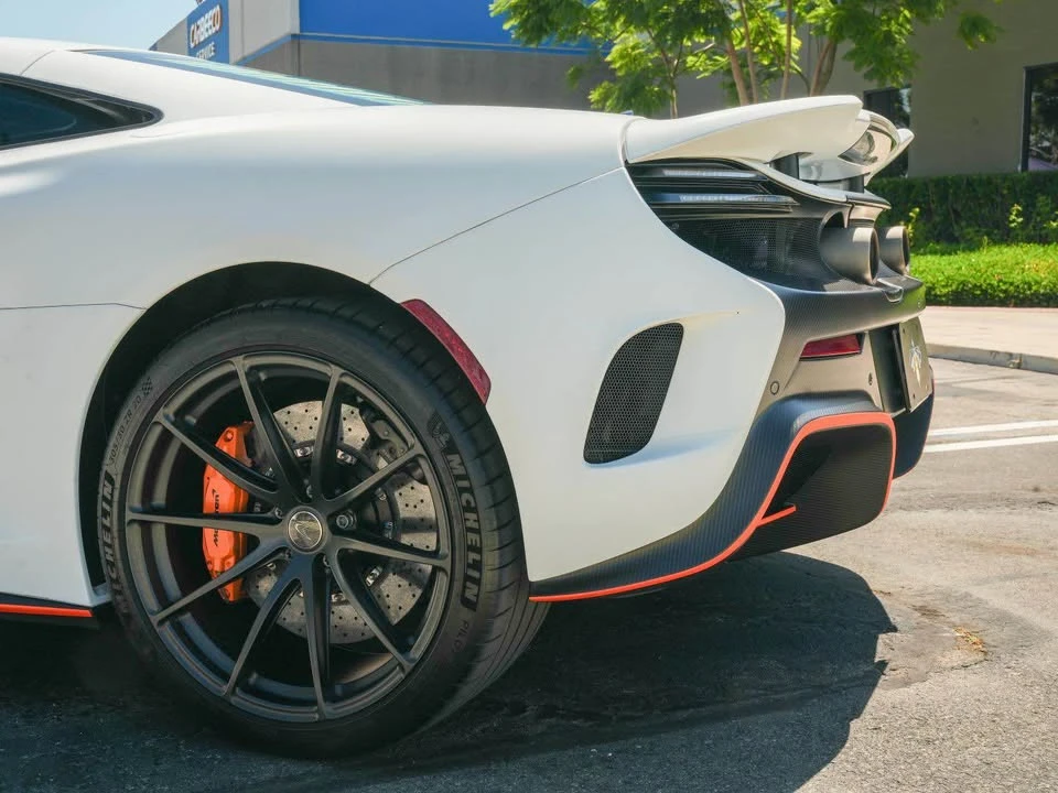 2016 McLaren 675LT - Image 14 of 18