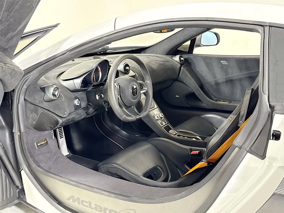 2016 McLaren 675LT Coupe - Image 10 of 20