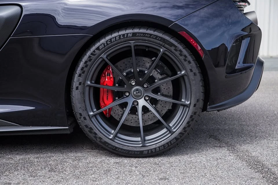 2016 McLaren 675LT Coupe - Image 13 of 20