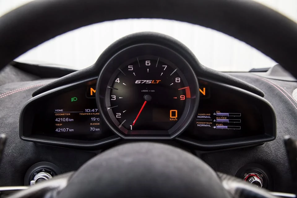 2016 McLaren 675LT Coupe - Image 15 of 20