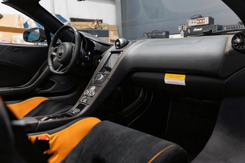 2016 McLaren 675LT Spider - Image 10 of 13