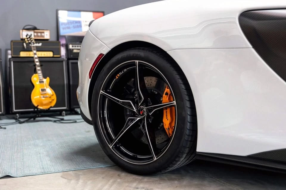 2016 McLaren 675LT Spider - Image 8 of 15