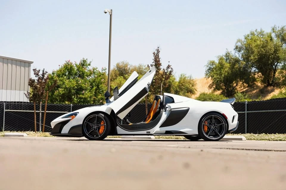 2016 McLaren 675LT Spider - Image 6 of 15