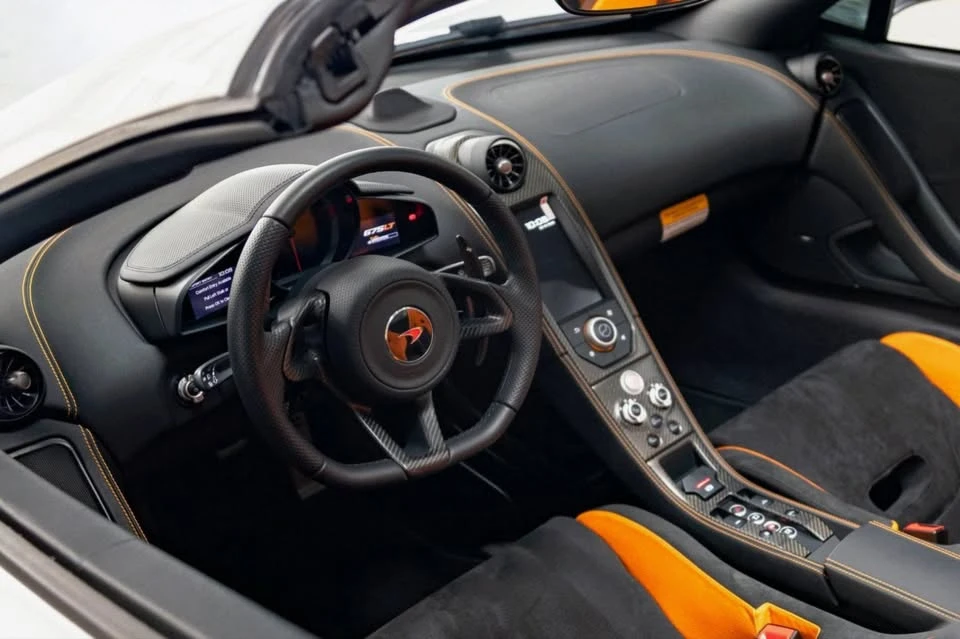 2016 McLaren 675LT Spider - Image 9 of 15