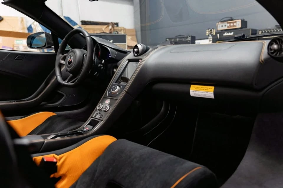 2016 McLaren 675LT Spider - Image 11 of 15