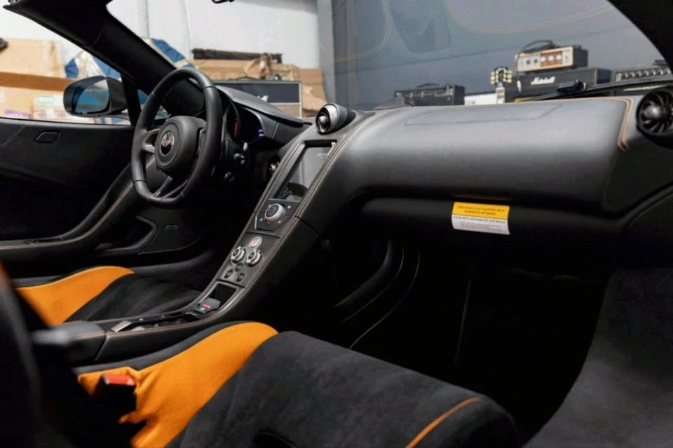 2016 McLaren 675LT Spider - Image 9 of 12