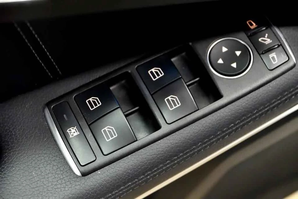 2016 Mercedes-Benz W212 E-Class - Image 7 of 8