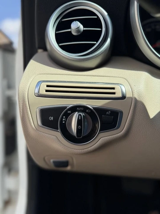 2016 Mercedes-Benz W205 C-Class - Image 8 of 12