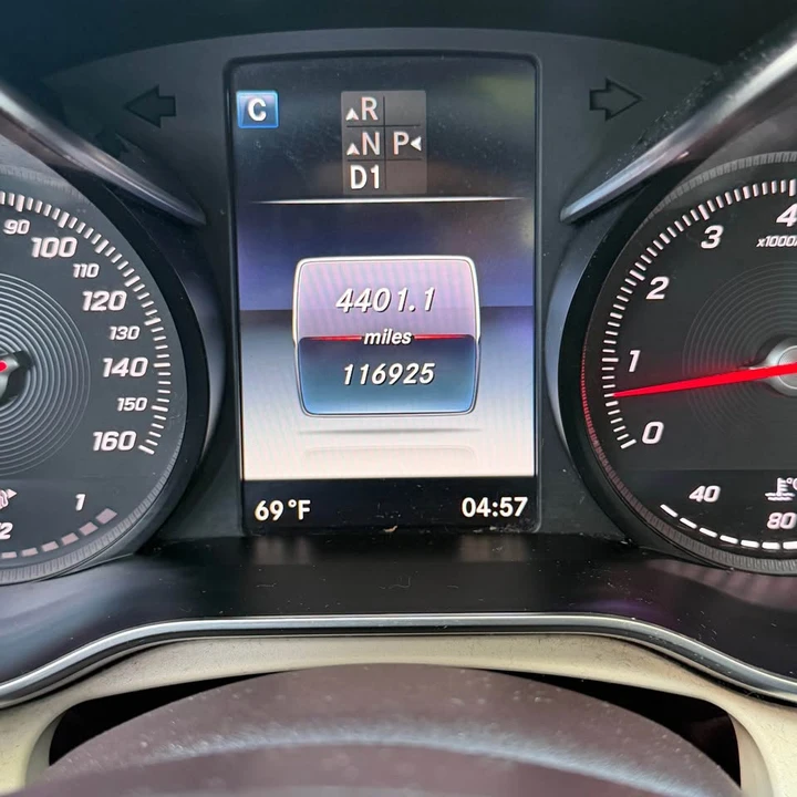2016 Mercedes-Benz W205 C-Class - Image 11 of 15