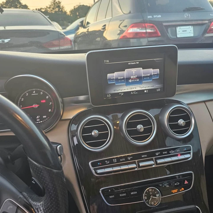 2016 Mercedes-Benz W205 C-Class - Image 10 of 17