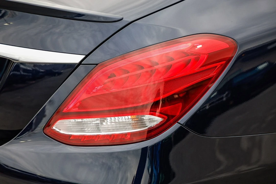 2016 Mercedes-Benz W205 C-Class - Image 8 of 21