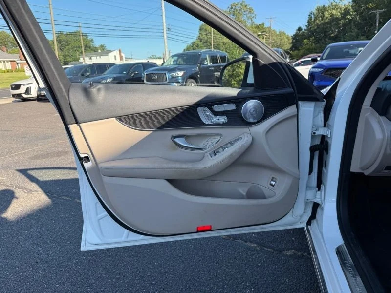 2016 Mercedes-Benz W205 C-Class - Image 11 of 12
