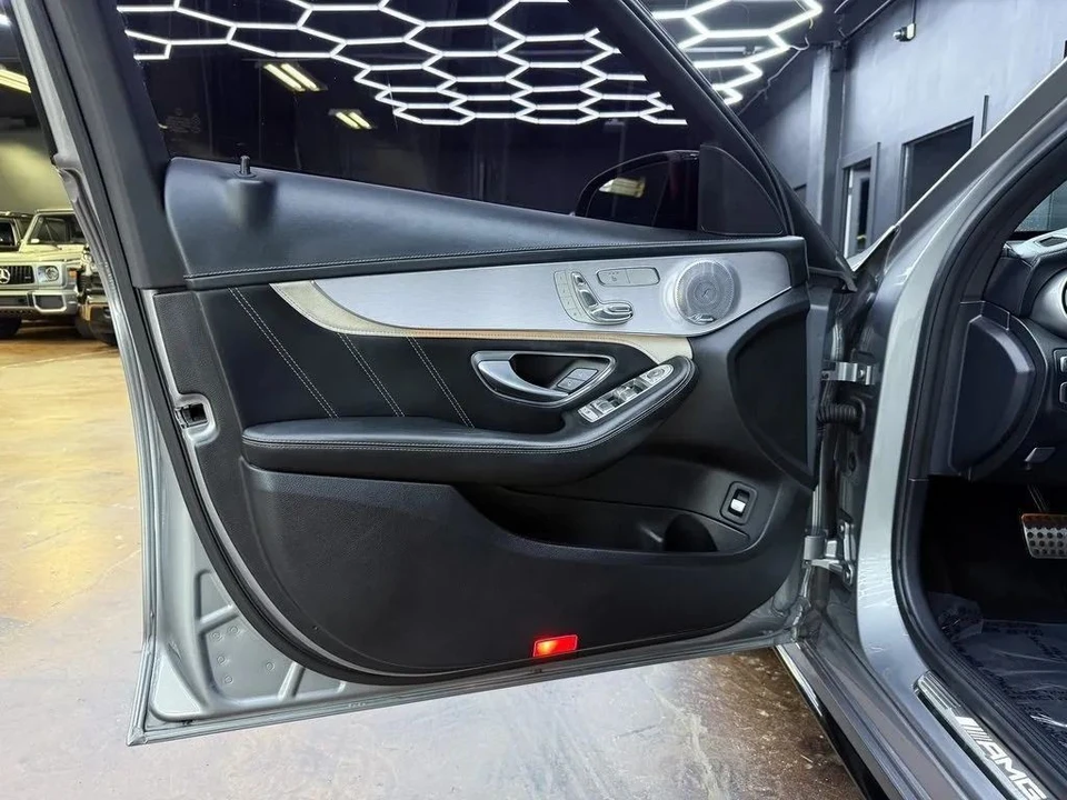 2016 Mercedes-Benz W205 C 63 AMG - Image 12 of 21