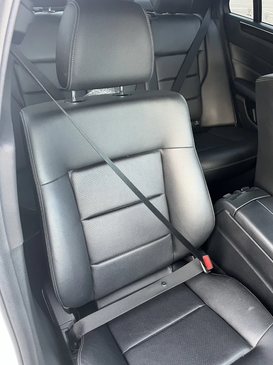 2016 Mercedes-Benz W212 E-Class - Image 11 of 31