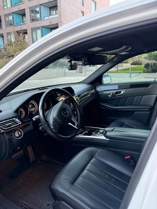 2016 Mercedes-Benz W212 E-Class - Image 3 of 4